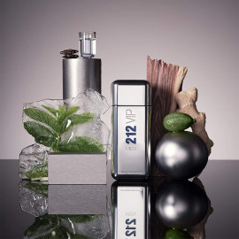 Carolina Herrera 212 VIP - perfume for men - Eau de Toilette, 100ml  price in uae